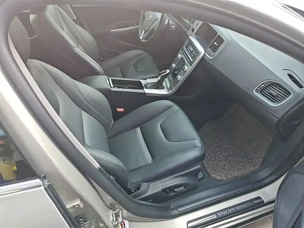 2018 Volvo S60 S60L T3 Smart Progressive Edition — миниатюра 25