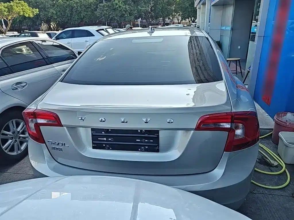 2018 Volvo S60 S60L T3 Smart Progressive Edition — миниатюра 6