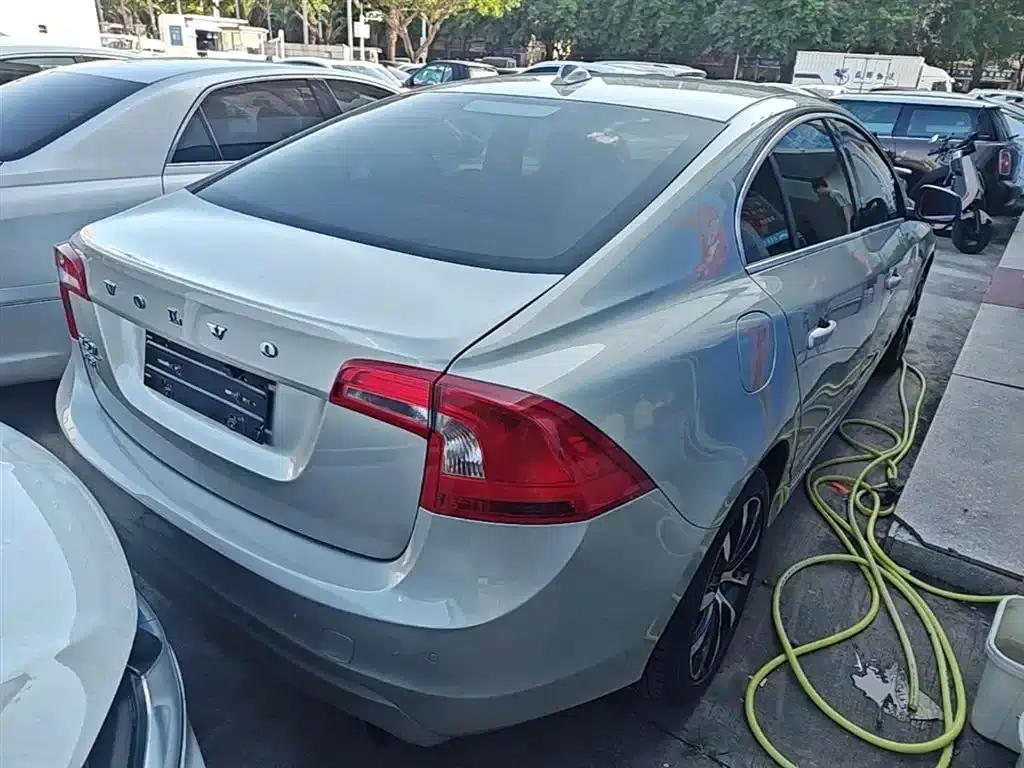 2018 Volvo S60 S60L T3 Smart Progressive Edition — миниатюра 7