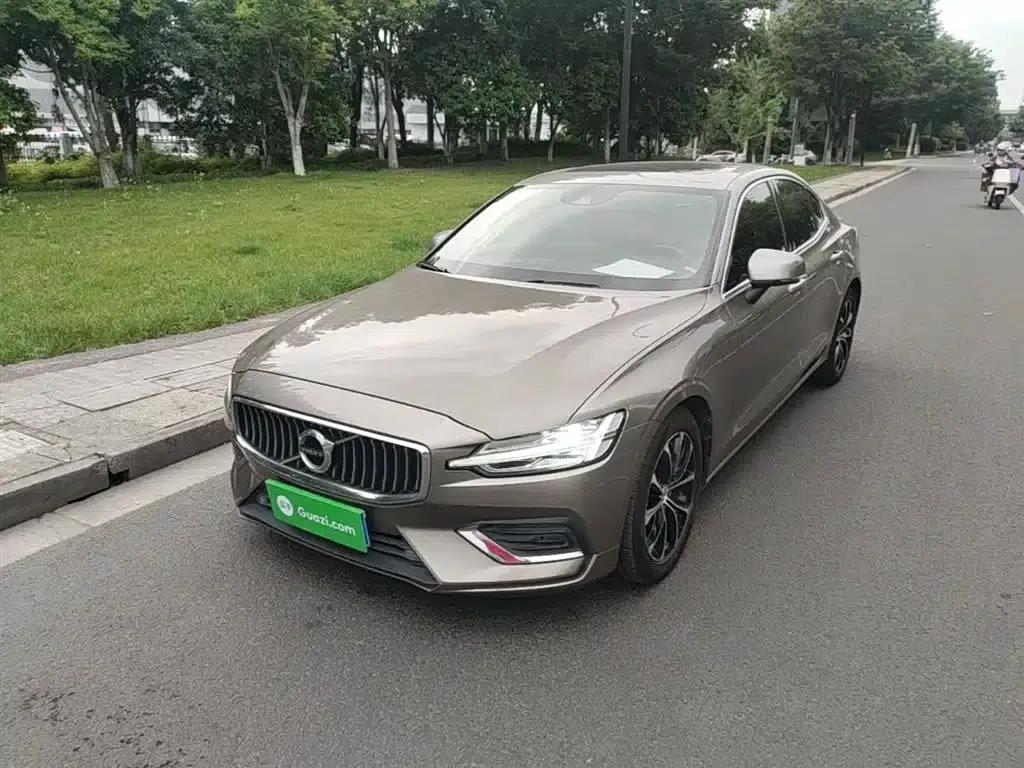 2022 Volvo S60 B4 Smart Luxury Edition — миниатюра 2