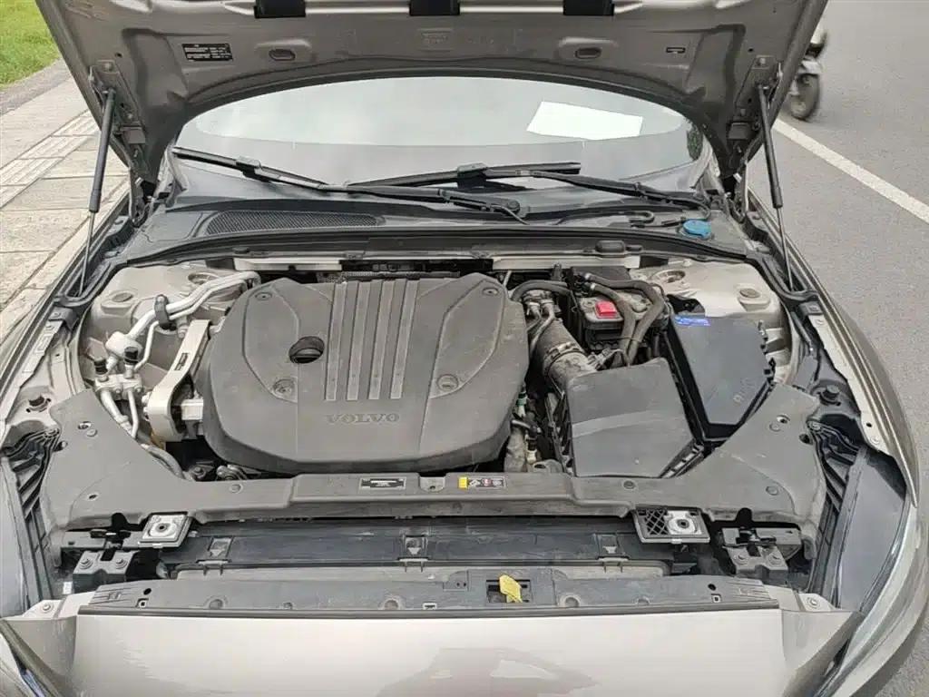 2022 Volvo S60 B4 Smart Luxury Edition — миниатюра 20