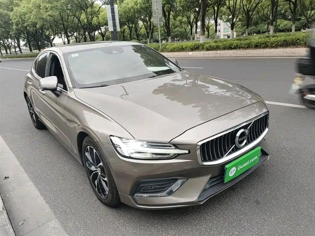 2022 Volvo S60 B4 Smart Luxury Edition — миниатюра 4