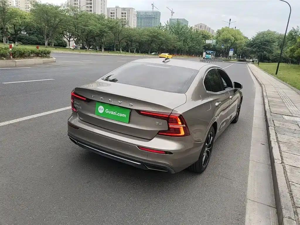 2022 Volvo S60 B4 Smart Luxury Edition — миниатюра 7