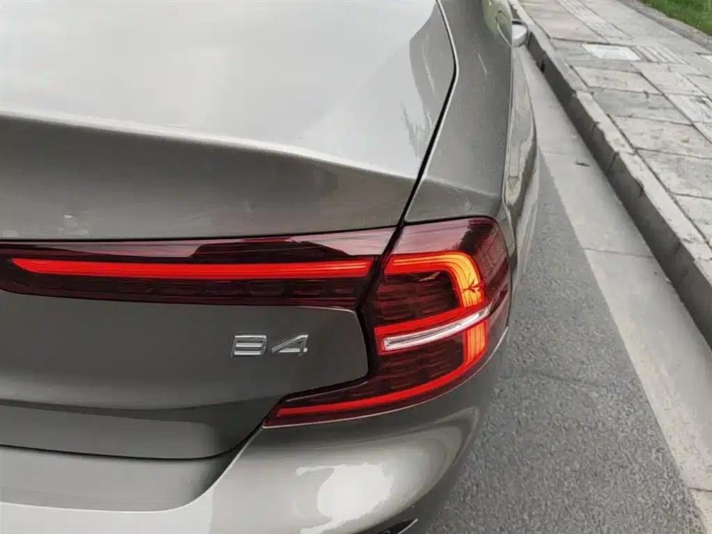2022 Volvo S60 B4 Smart Luxury Edition — миниатюра 8