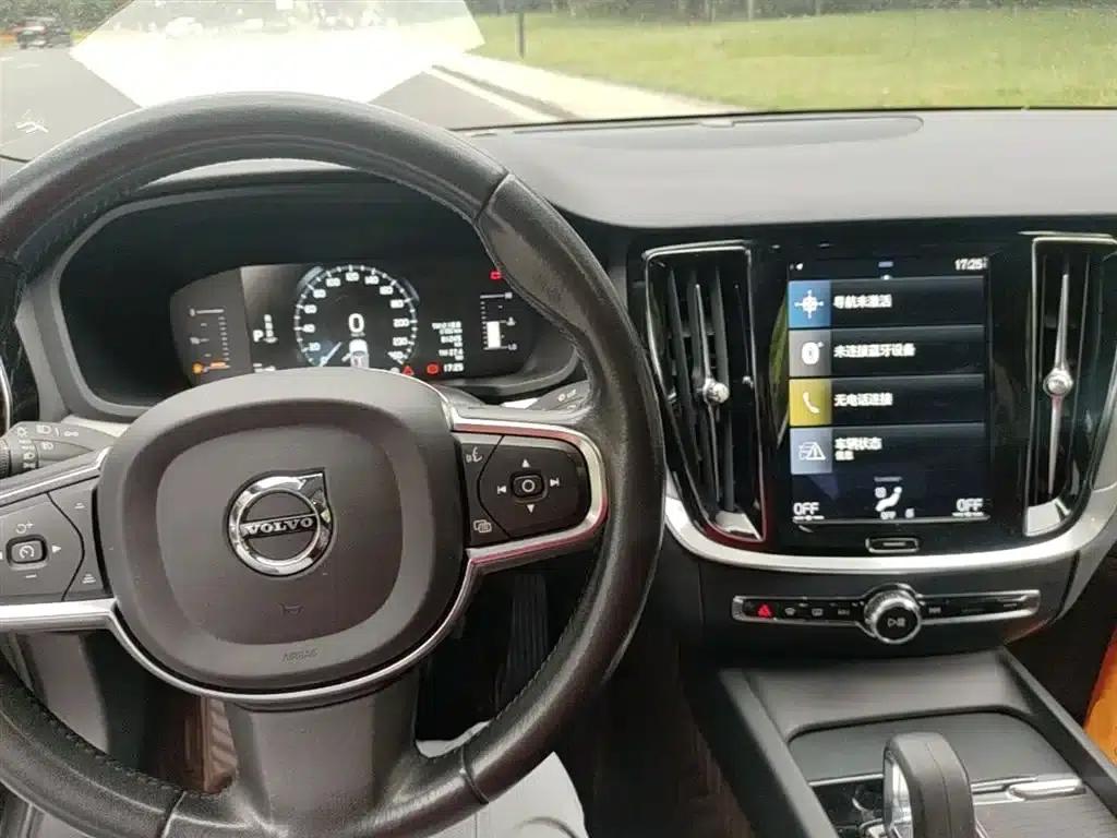 2022 Volvo S60 B4 Smart Luxury Edition — миниатюра 10