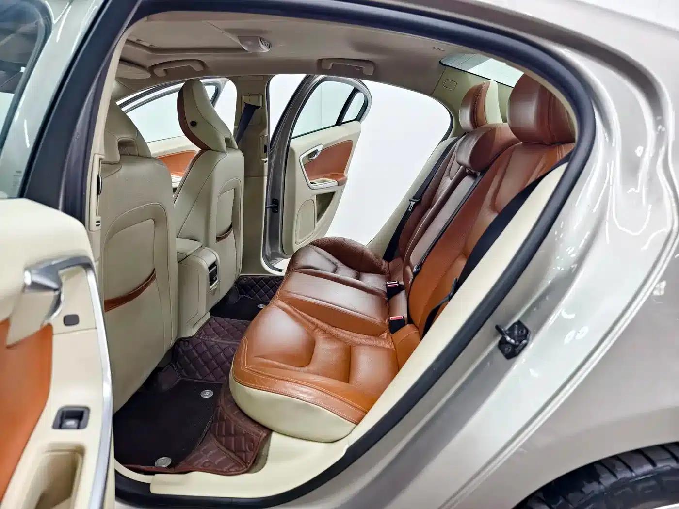 2012 Volvo S60 Imported T5 Inscription Edition — миниатюра 13