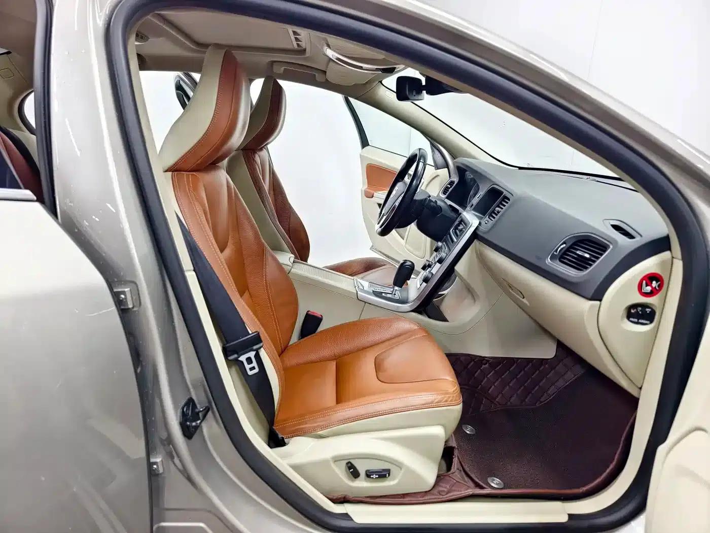 2012 Volvo S60 Imported T5 Inscription Edition — миниатюра 14