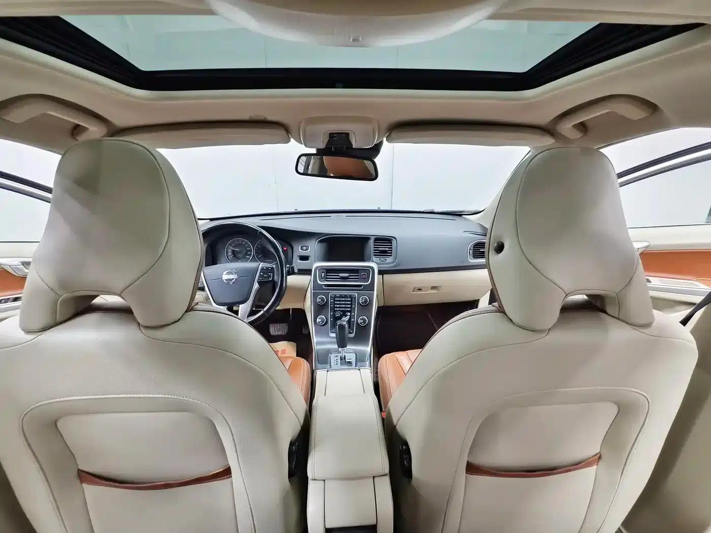 2012 Volvo S60 Imported T5 Inscription Edition — миниатюра 10