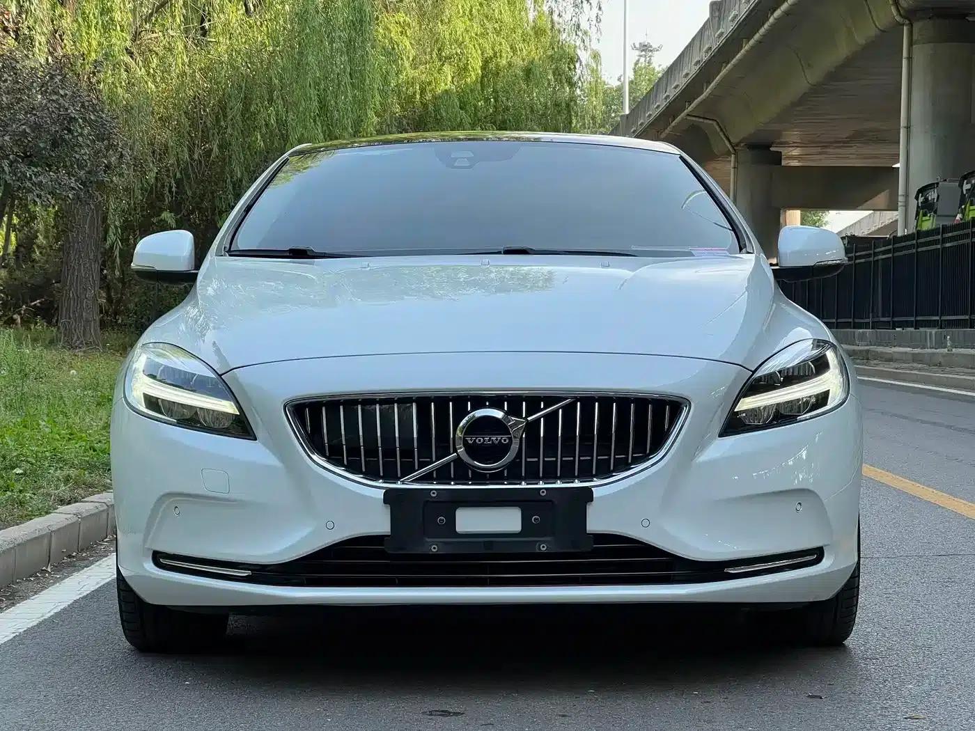 2018 Volvo V40 T3 Smart Edition — миниатюра 2