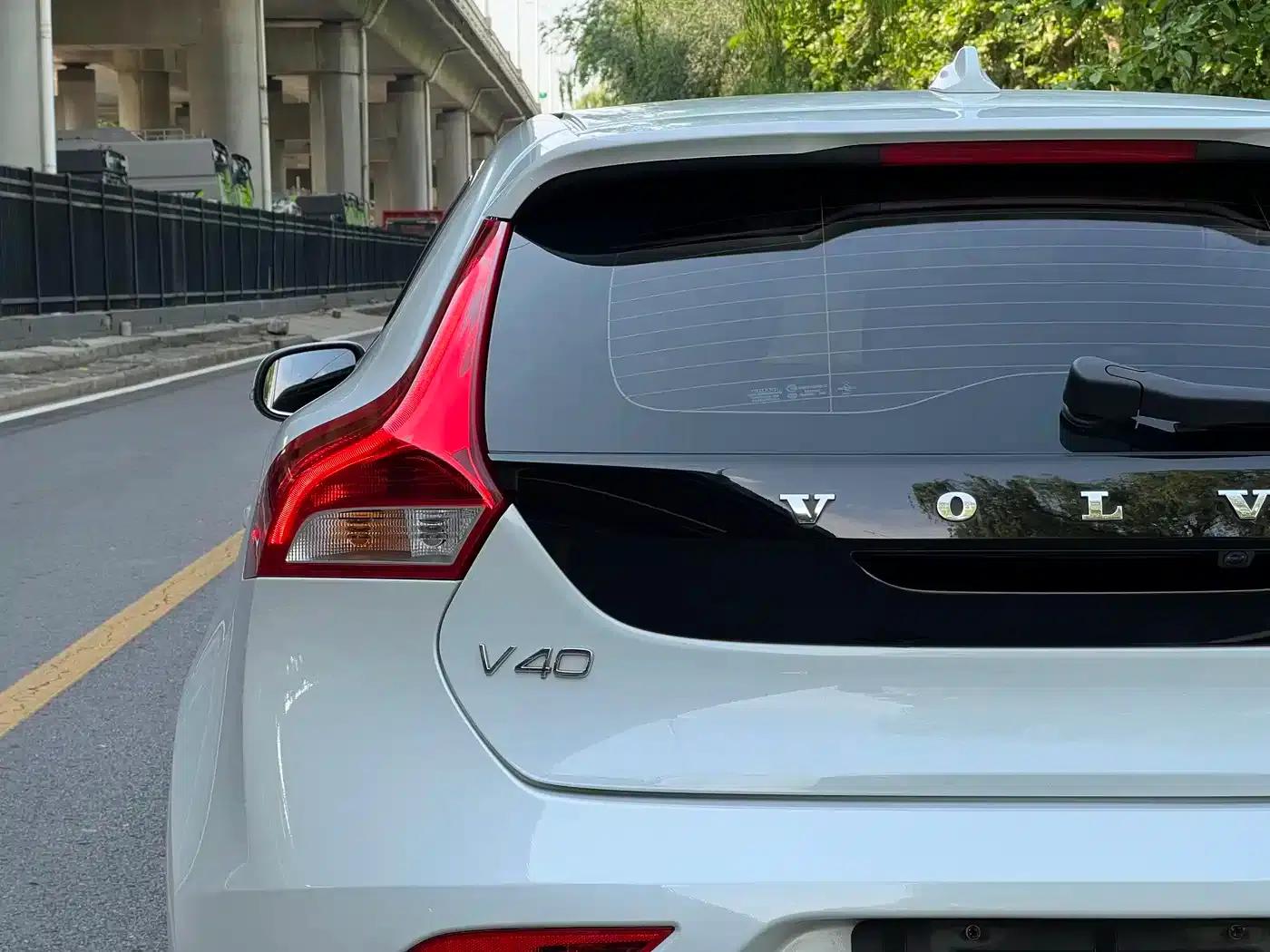 2018 Volvo V40 T3 Smart Edition — миниатюра 11