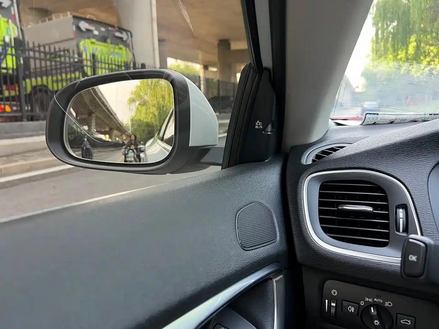 2018 Volvo V40 T3 Smart Edition — миниатюра 15