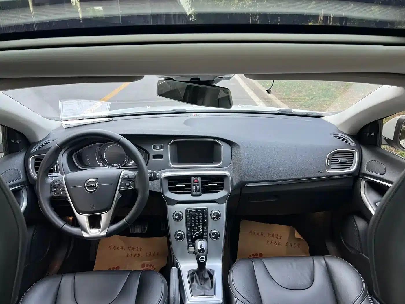 2018 Volvo V40 T3 Smart Edition — миниатюра 6