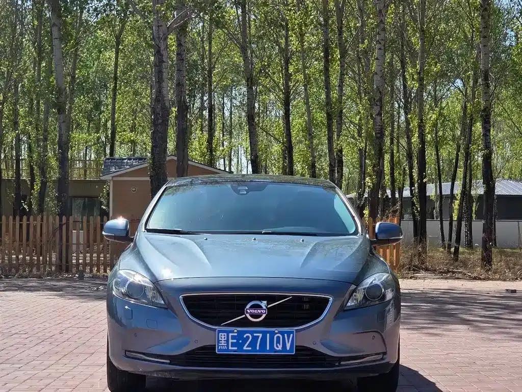 2014 Volvo V40 2.0T Smart Edition — миниатюра 2