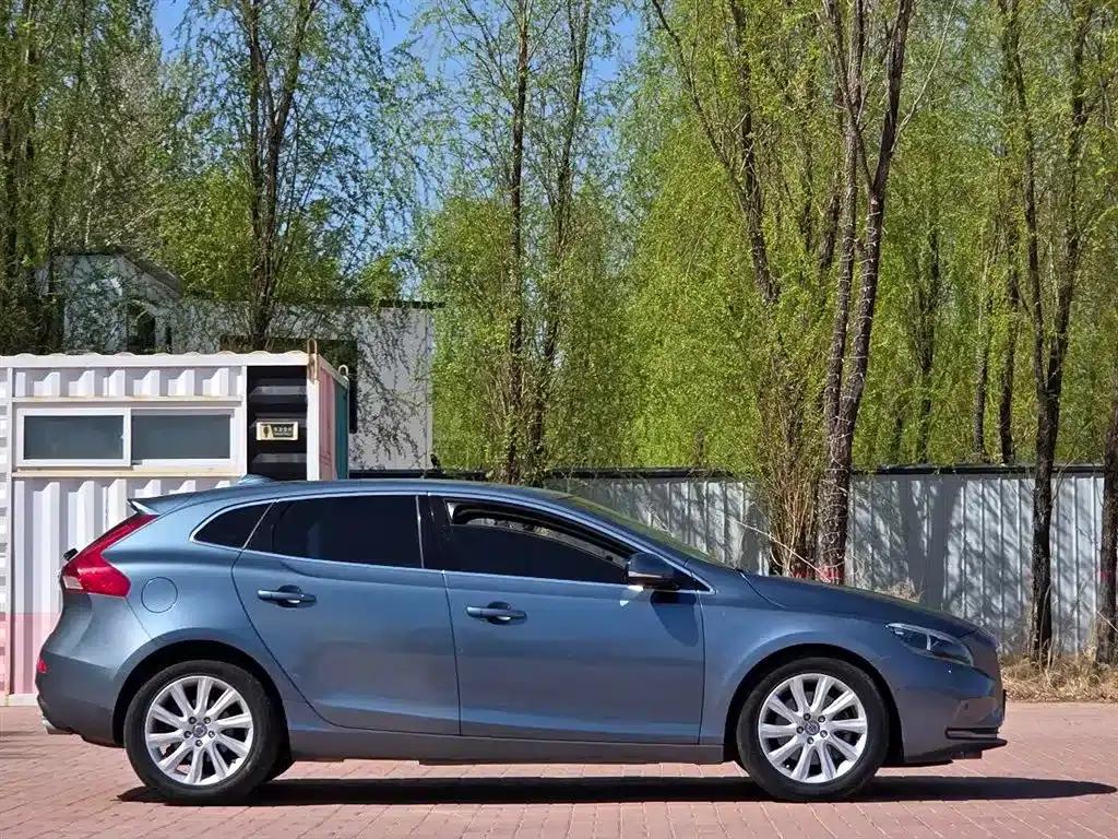 2014 Volvo V40 2.0T Smart Edition — миниатюра 11
