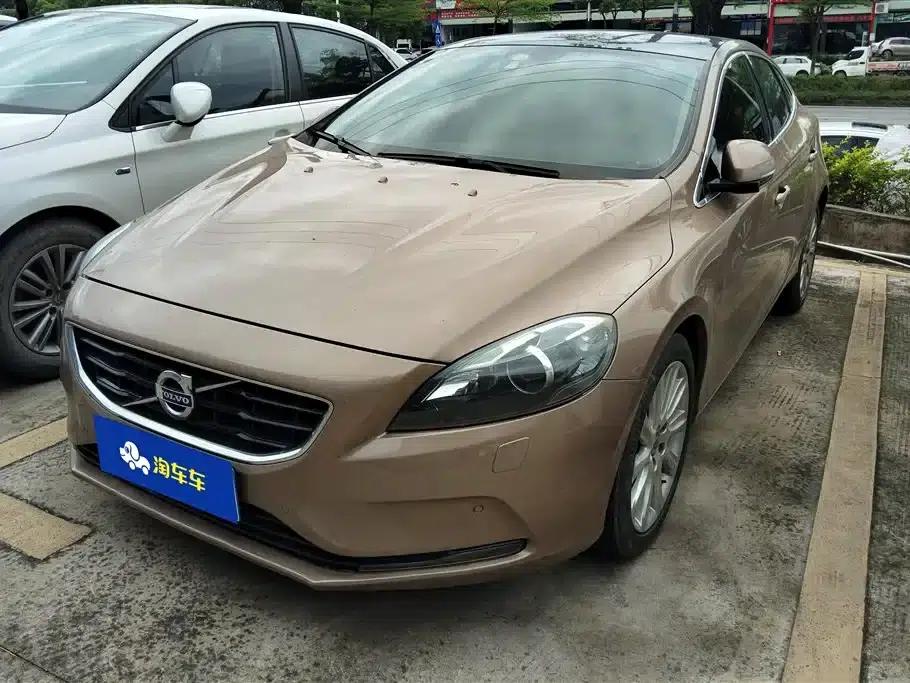 2014 Volvo V40 2.0T Smart Edition — миниатюра 1