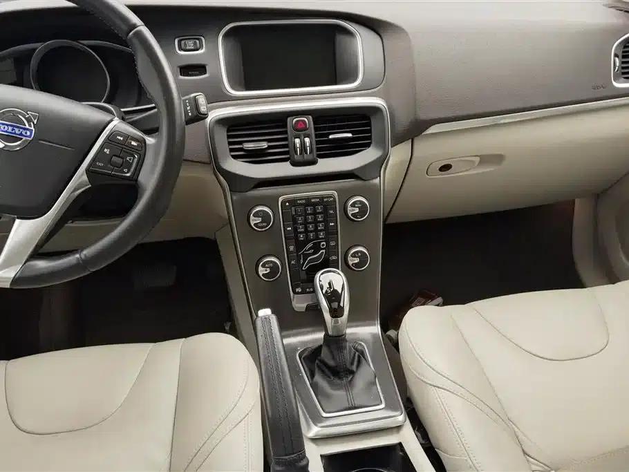 2014 Volvo V40 2.0T Smart Edition — миниатюра 13