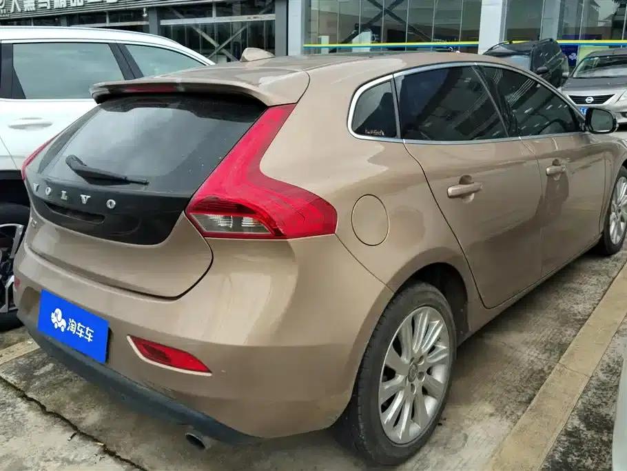 2014 Volvo V40 2.0T Smart Edition — миниатюра 3