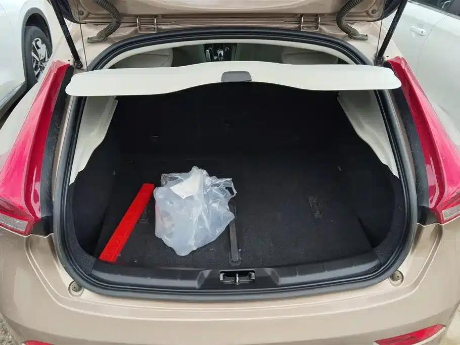 2014 Volvo V40 2.0T Smart Edition — миниатюра 4