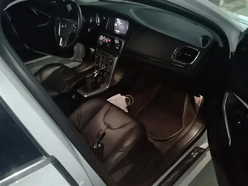 2018 Volvo V40 T3 Smart Edition — миниатюра 11