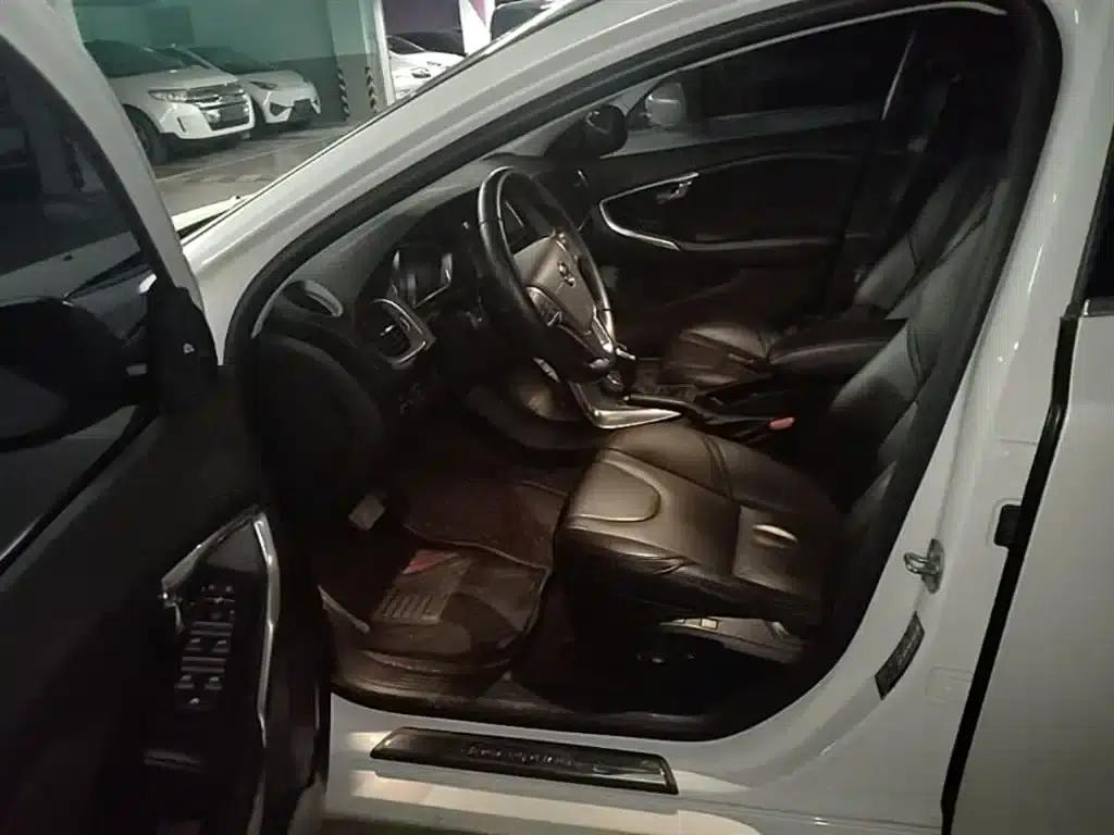 2018 Volvo V40 T3 Smart Edition — миниатюра 23