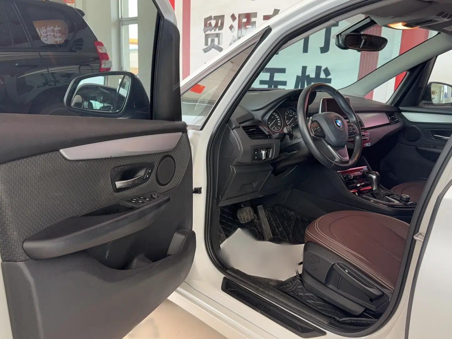 BMW 2 Series Active Tourer 2016 218i Leading Model — миниатюра 9