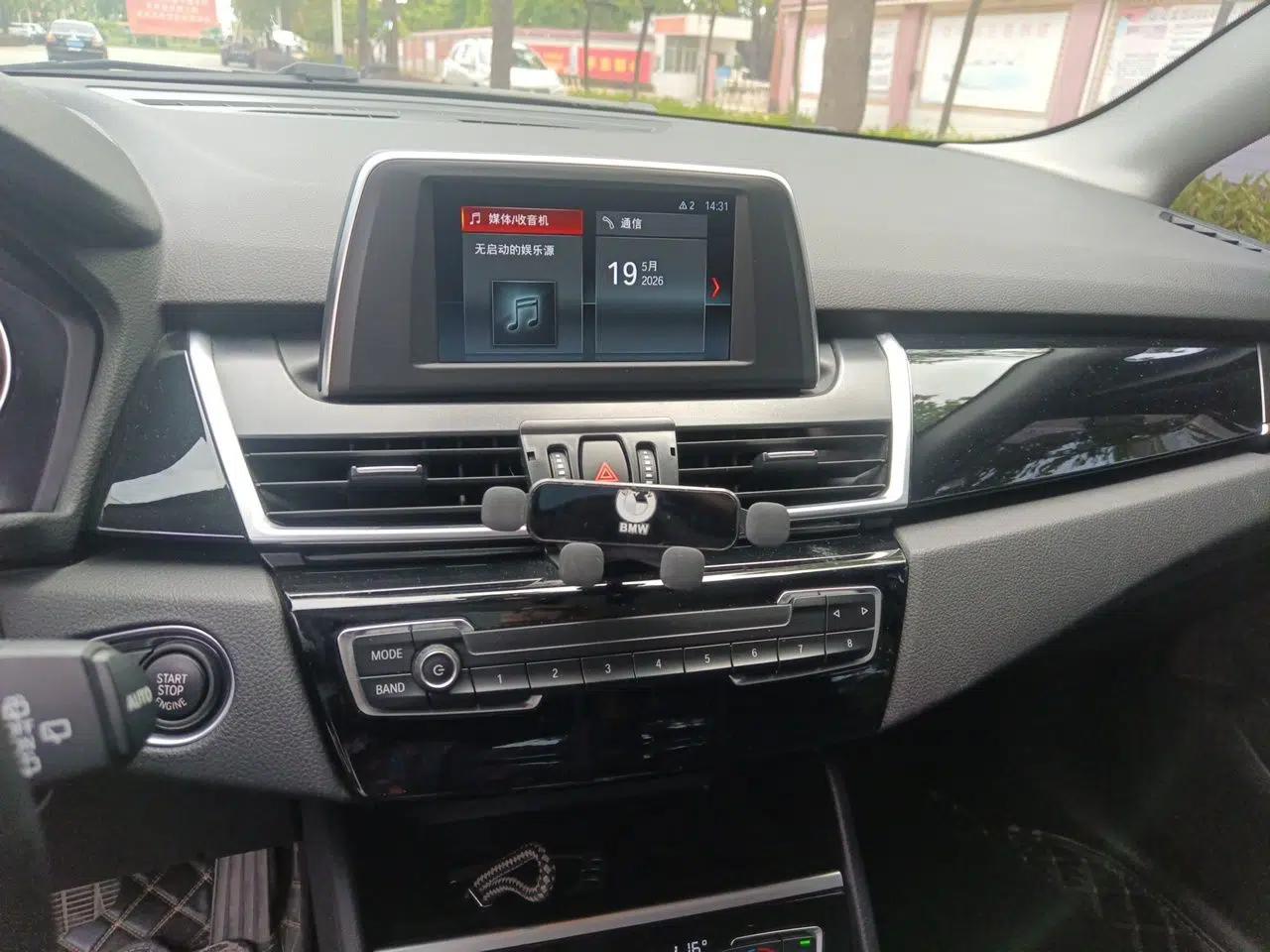 BMW 2 Series Active Tourer 2018 218i Leading Model — миниатюра 14