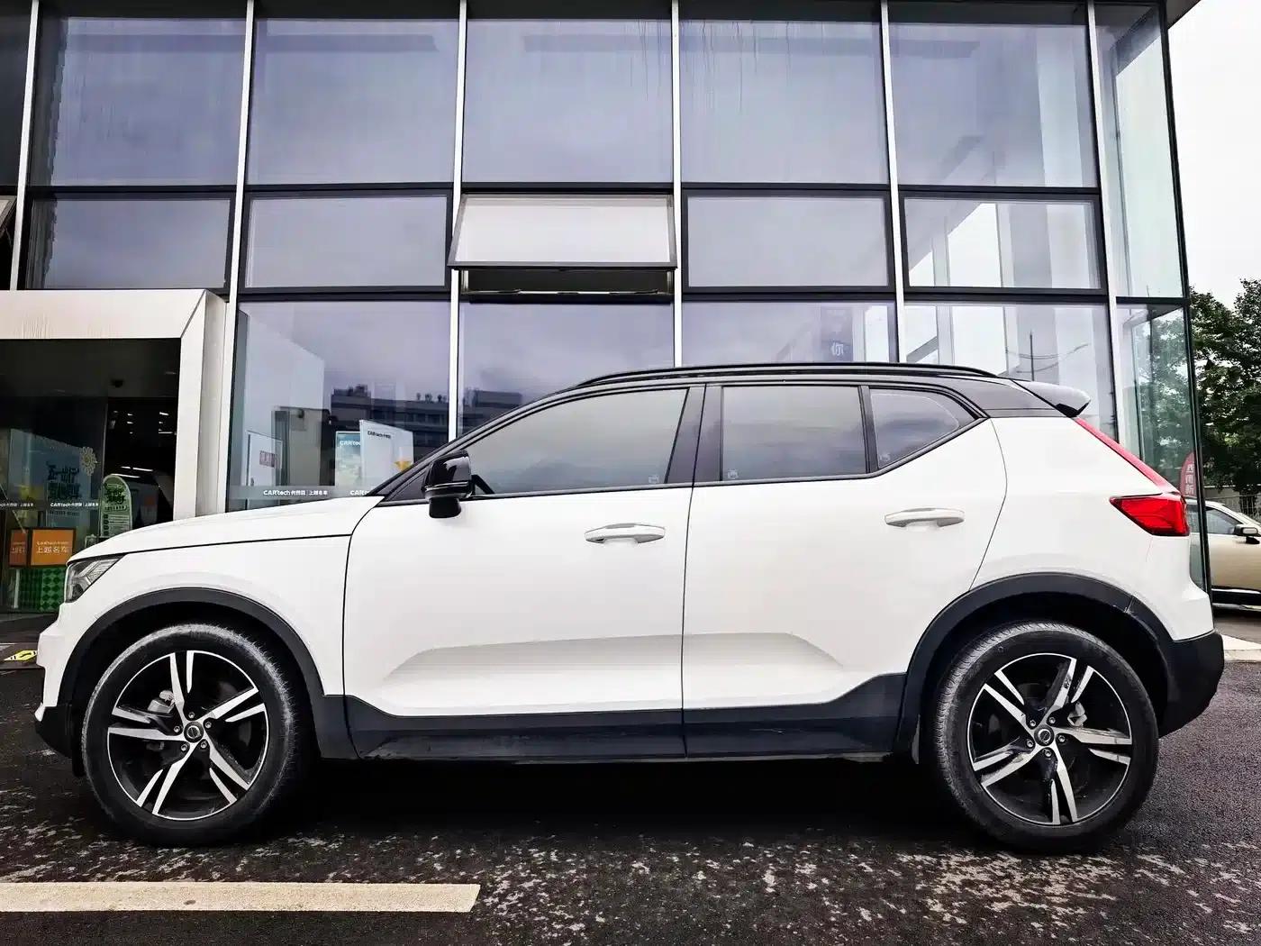 2021 Volvo XC40 T4 AWD Inscription Sport Edition — миниатюра 2