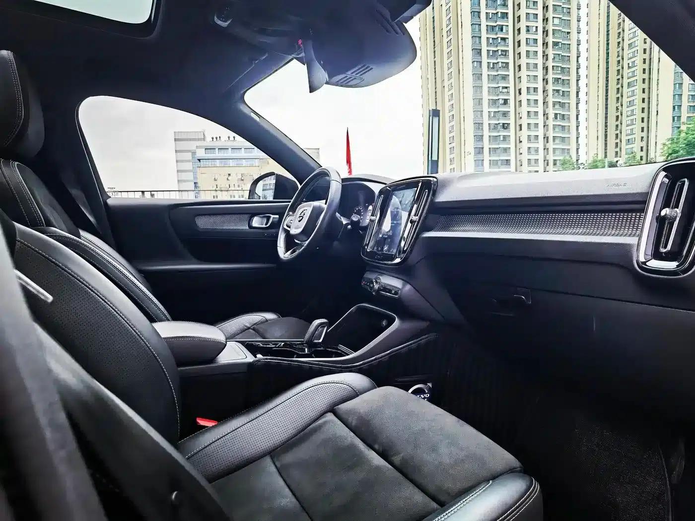 2021 Volvo XC40 T4 AWD Inscription Sport Edition — миниатюра 11