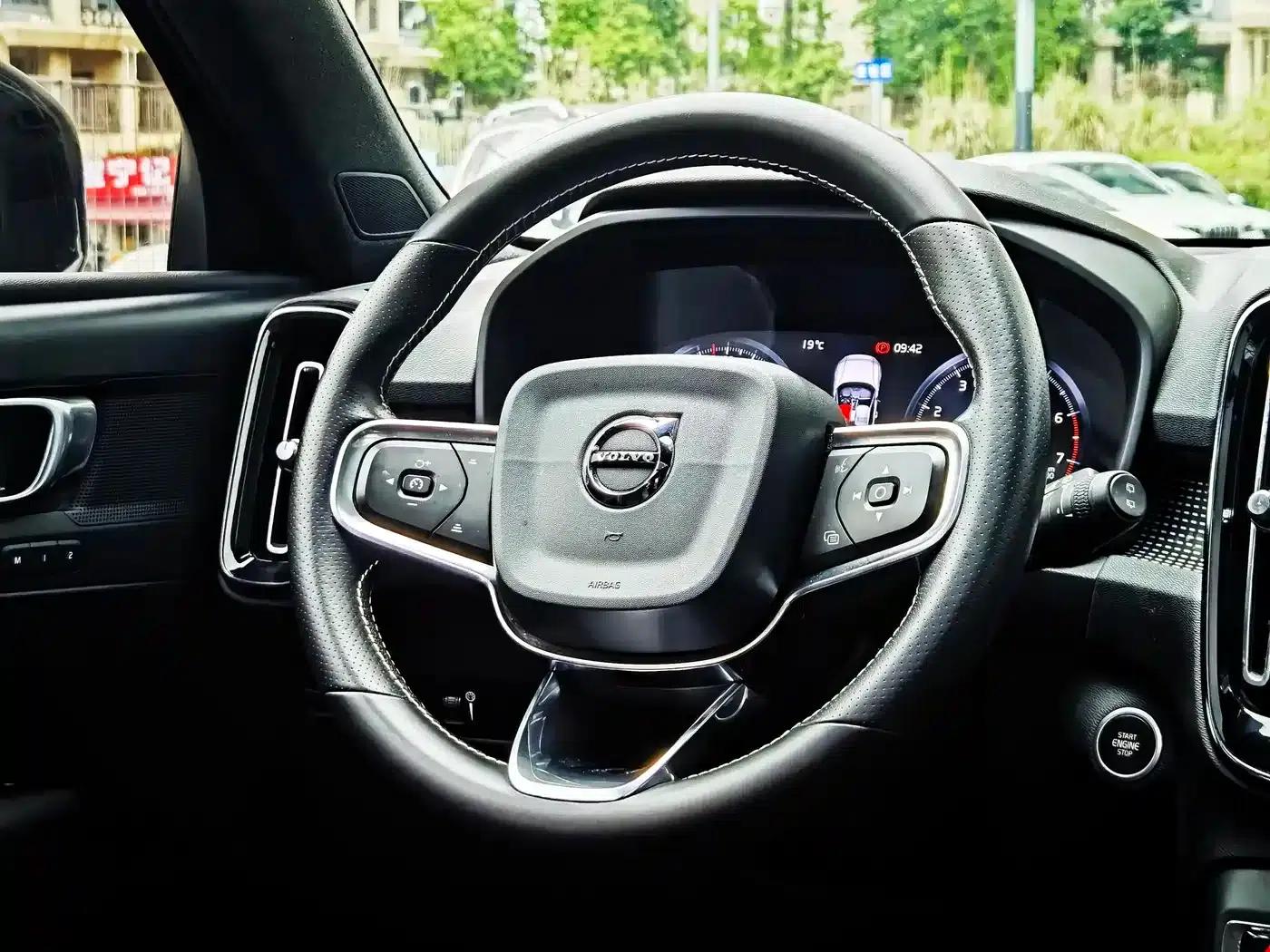 2021 Volvo XC40 T4 AWD Inscription Sport Edition — миниатюра 14