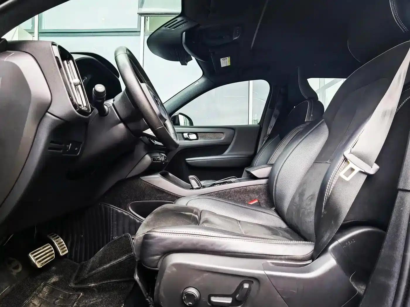 2021 Volvo XC40 T4 AWD Inscription Sport Edition — миниатюра 21