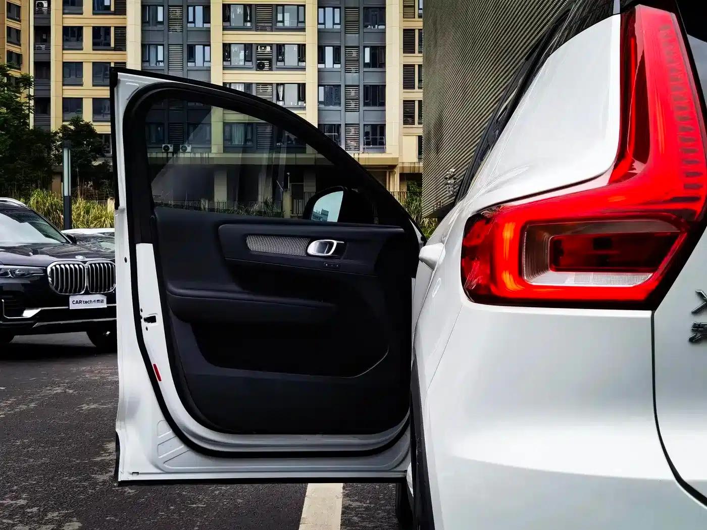 2021 Volvo XC40 T4 AWD Inscription Sport Edition — миниатюра 23