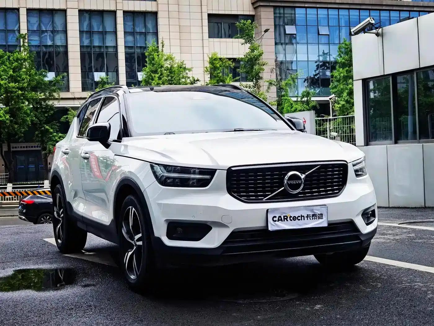 2021 Volvo XC40 T4 AWD Inscription Sport Edition — миниатюра 5