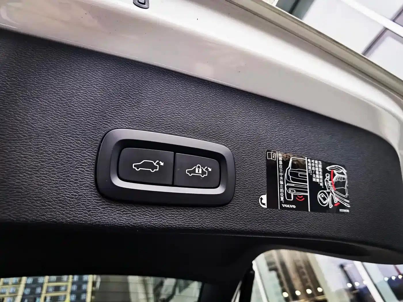 2021 Volvo XC40 T4 AWD Inscription Sport Edition — миниатюра 10