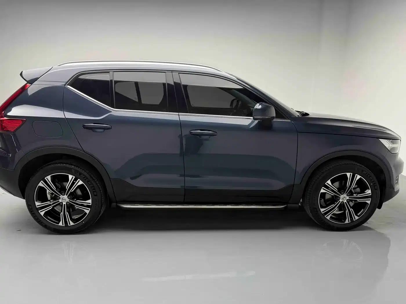 2022 Volvo XC40 T4 AWD Inscription Luxury Edition — миниатюра 18