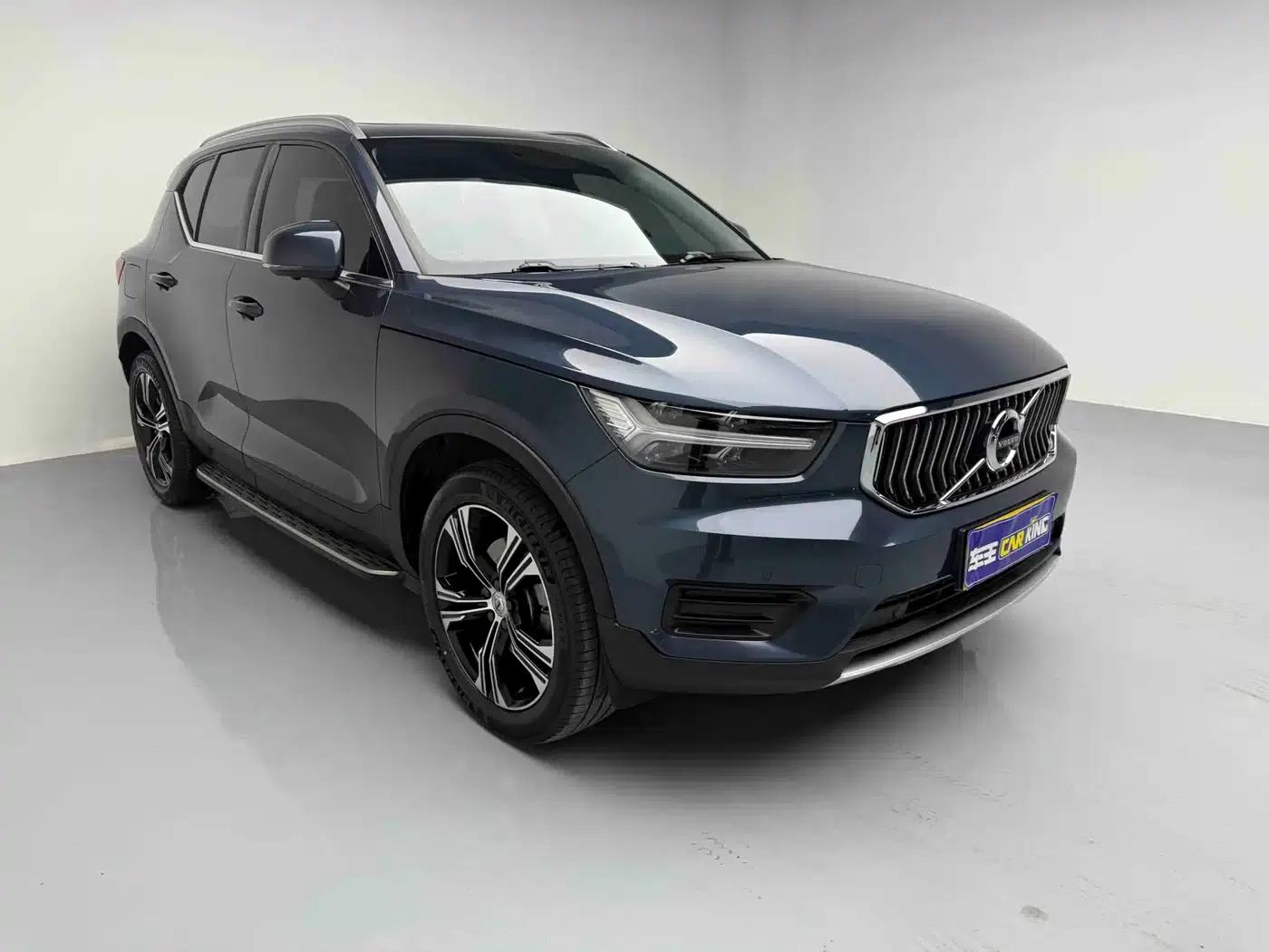 2022 Volvo XC40 T4 AWD Inscription Luxury Edition — миниатюра 3