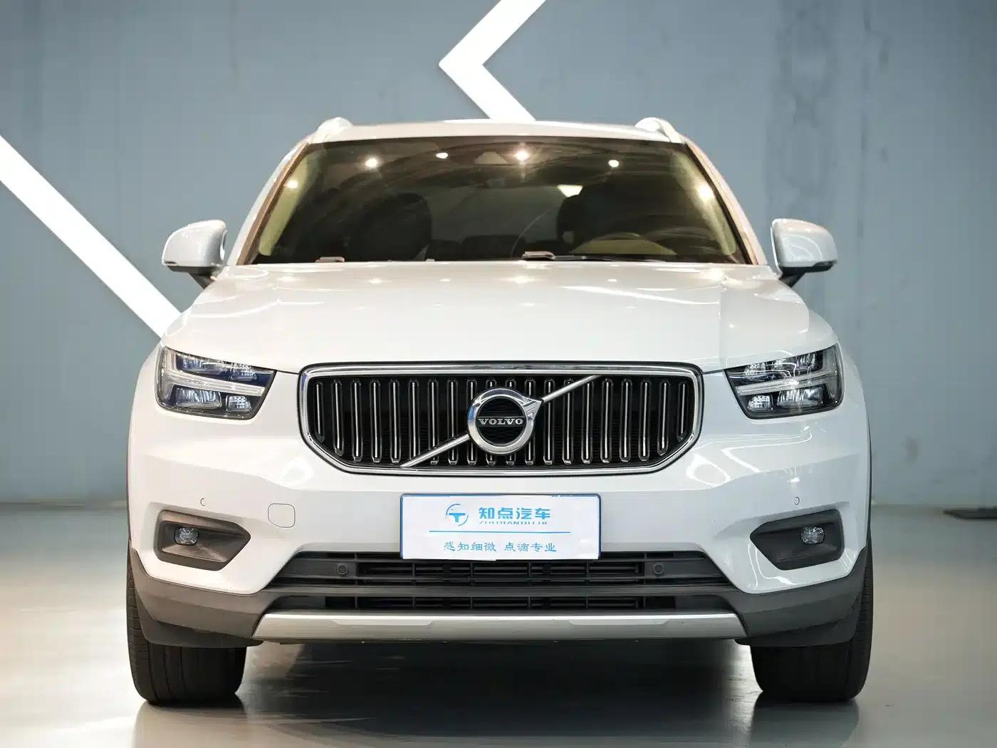 2021 Volvo XC40 T4 AWD Inscription Luxury Edition — миниатюра 2