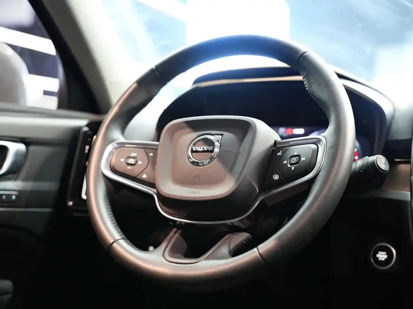 2021 Volvo XC40 T4 AWD Inscription Luxury Edition — миниатюра 13