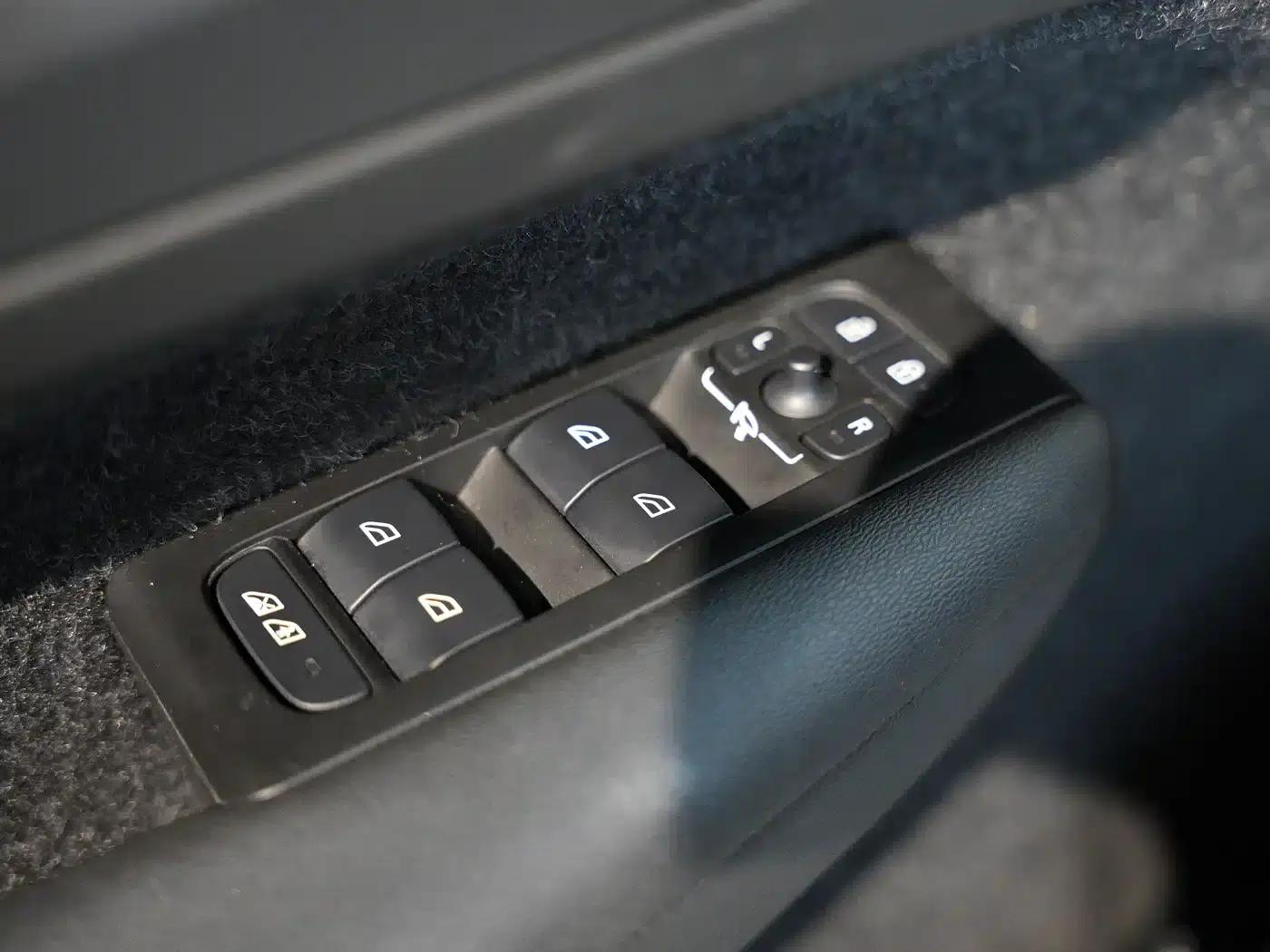 2021 Volvo XC40 T4 AWD Inscription Luxury Edition — миниатюра 15