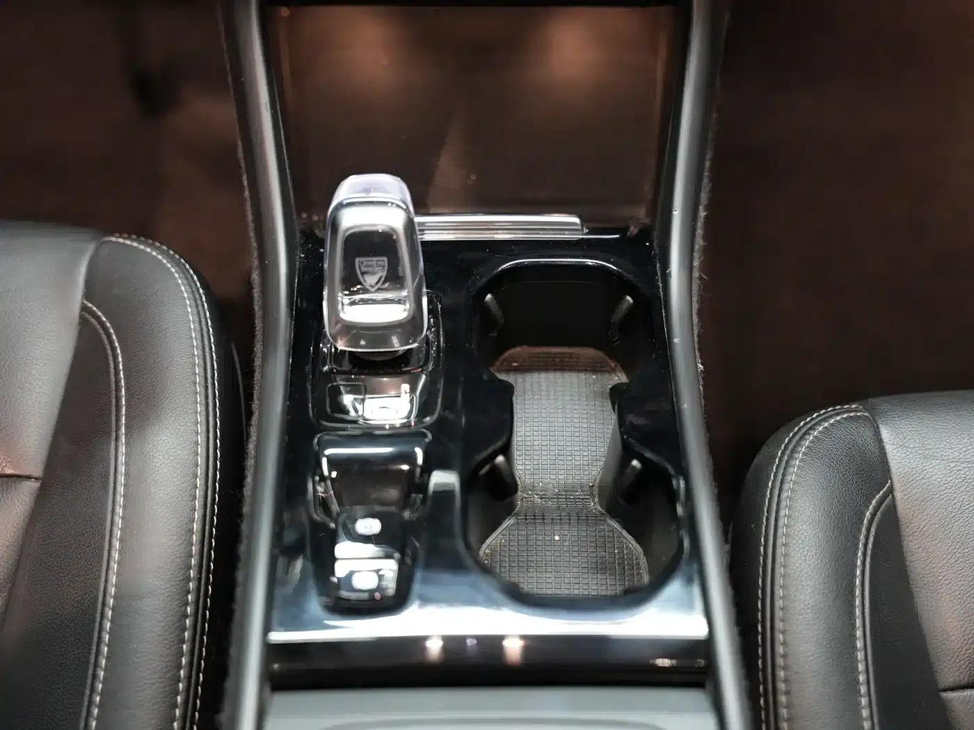 2021 Volvo XC40 T4 AWD Inscription Luxury Edition — миниатюра 22
