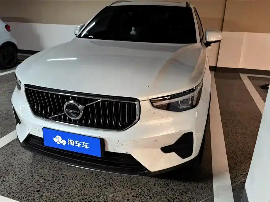 2024 Volvo XC40 B3 Inscription Luxury Edition — миниатюра 2