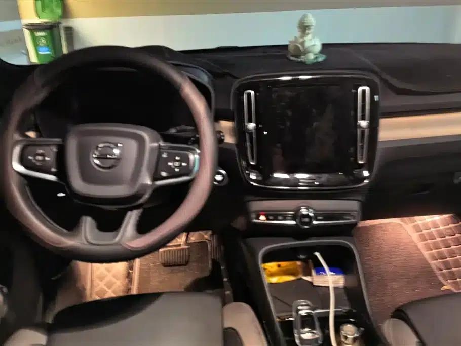 2024 Volvo XC40 B3 Inscription Luxury Edition — миниатюра 12