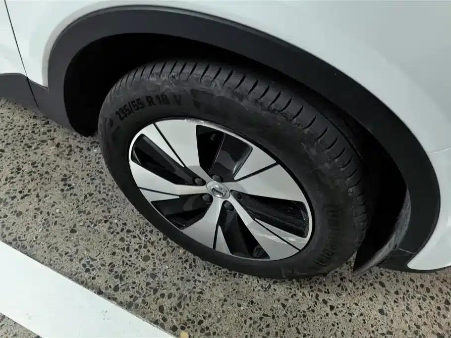 2024 Volvo XC40 B3 Inscription Luxury Edition — миниатюра 6