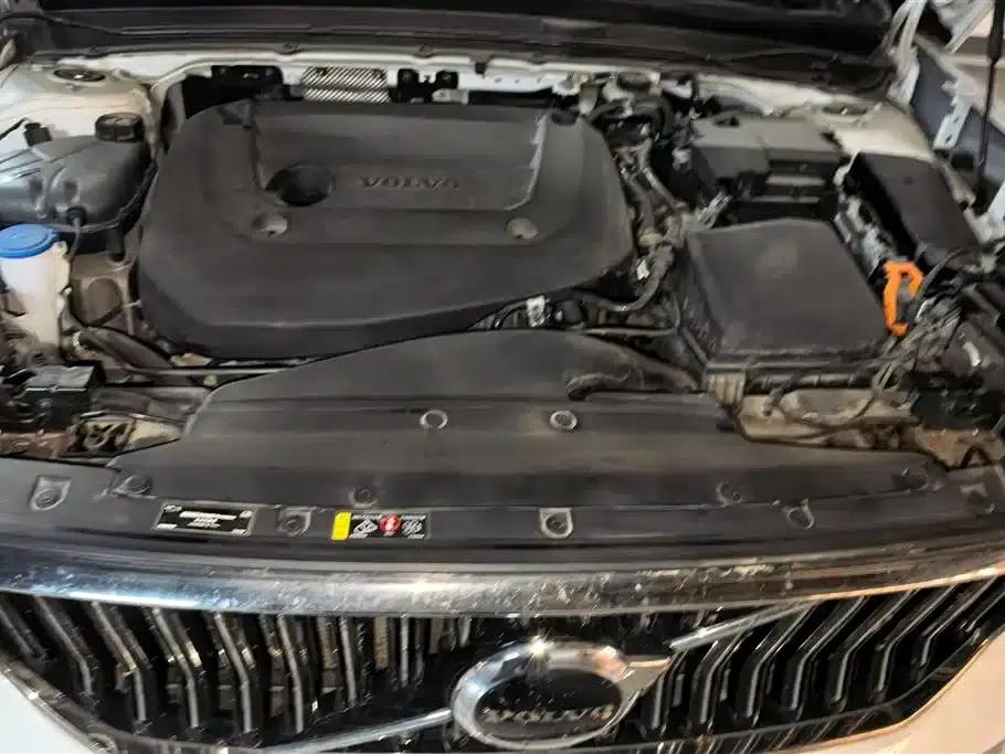 2024 Volvo XC40 B3 Inscription Luxury Edition — миниатюра 10