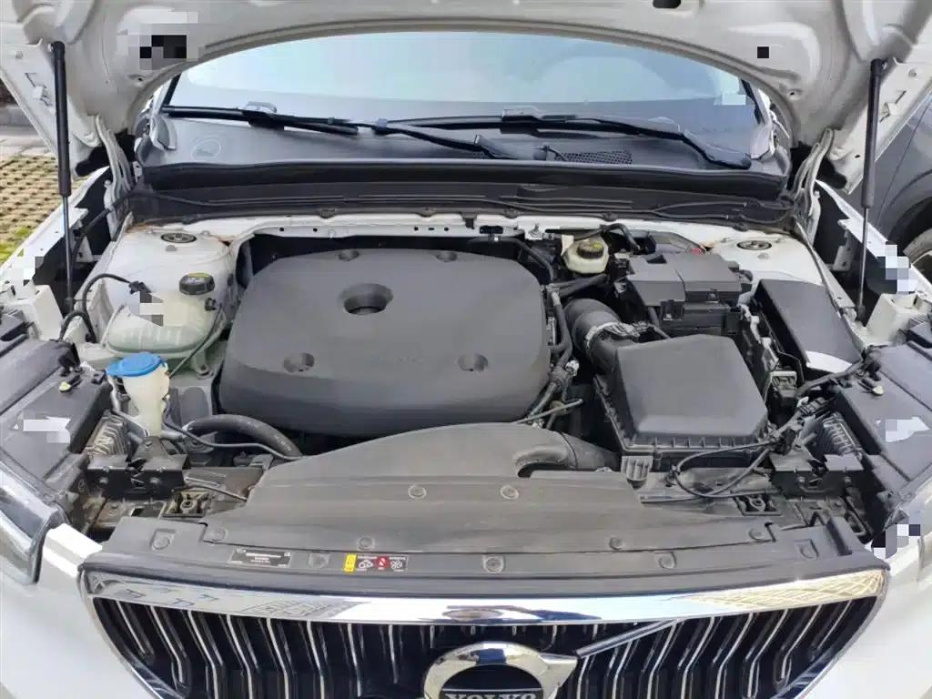 2021 Volvo XC40 T4 AWD Inscription Luxury Edition — миниатюра 11