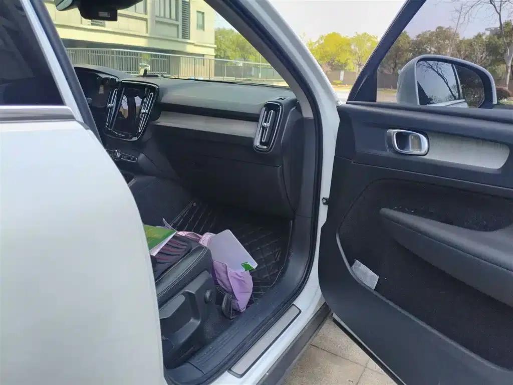 2021 Volvo XC40 T4 AWD Inscription Luxury Edition — миниатюра 20