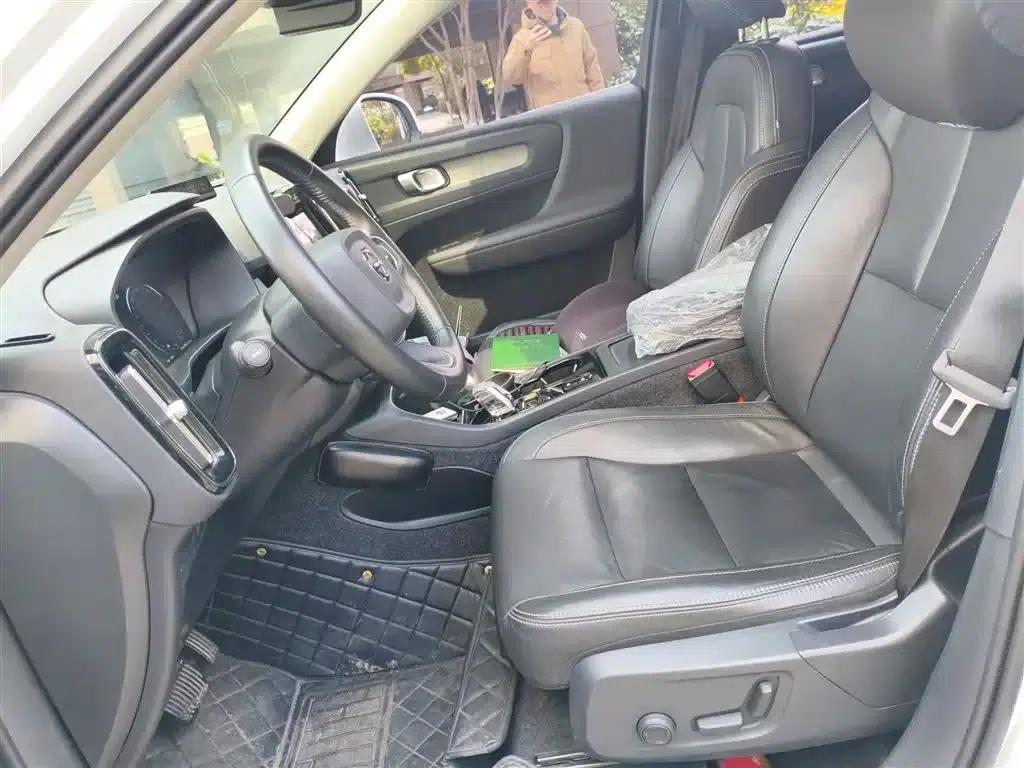 2021 Volvo XC40 T4 AWD Inscription Luxury Edition — миниатюра 8