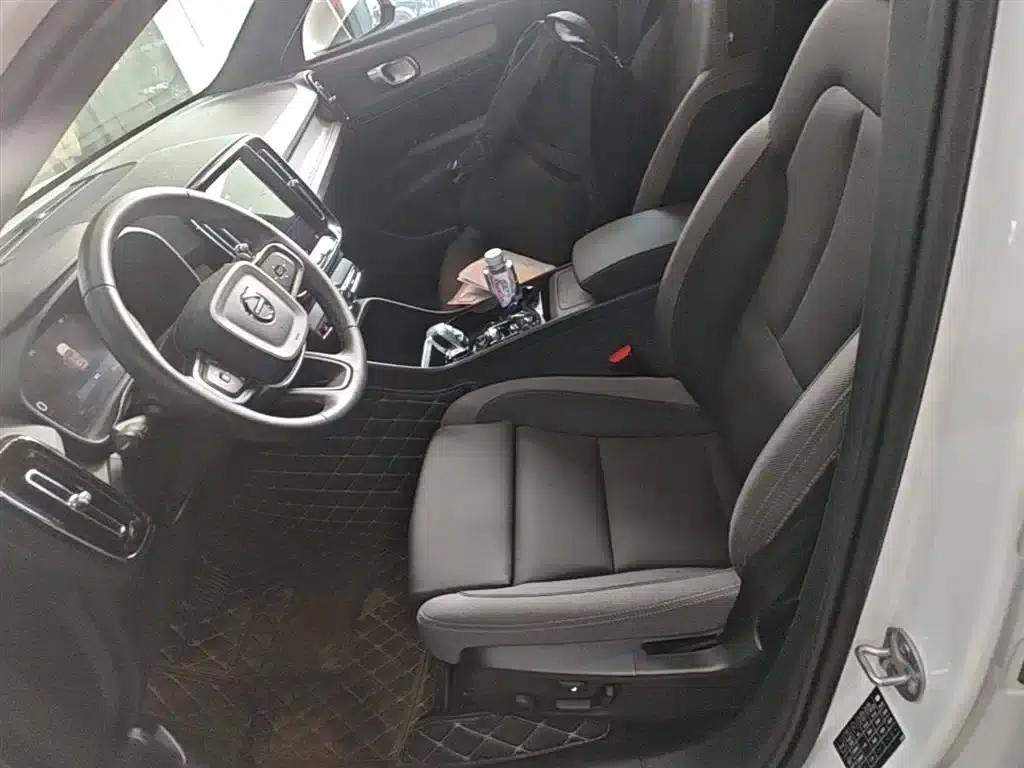 2024 Volvo XC40 B3 Inscription Luxury Edition — миниатюра 15