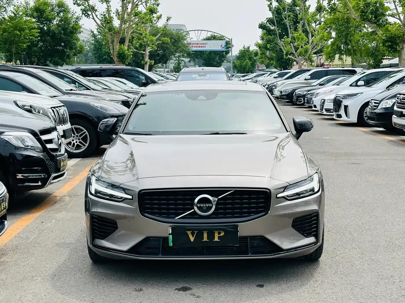 2021 Volvo XC60 Plug-in Hybrid T8 E-Drive Hybrid Smart Sport Edition — миниатюра 2