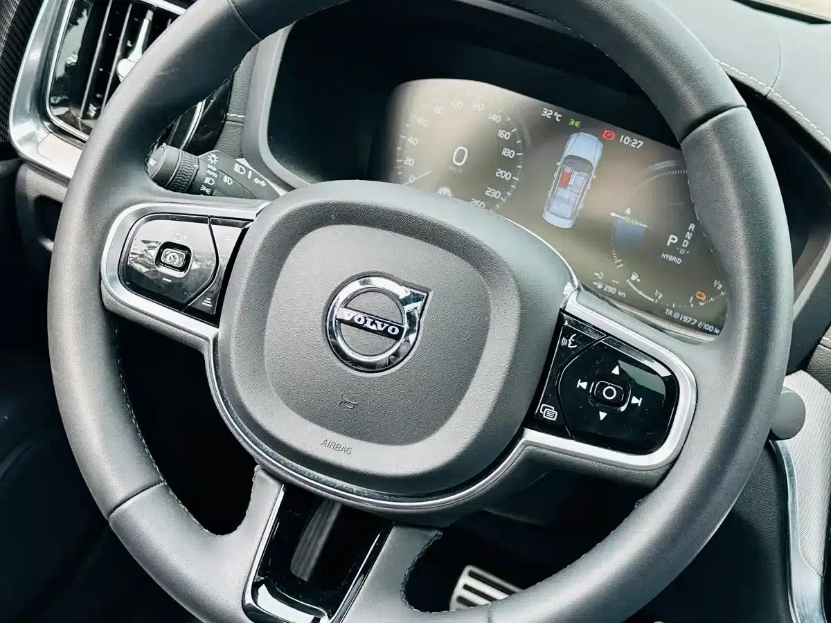 2021 Volvo XC60 Plug-in Hybrid T8 E-Drive Hybrid Smart Sport Edition — миниатюра 14