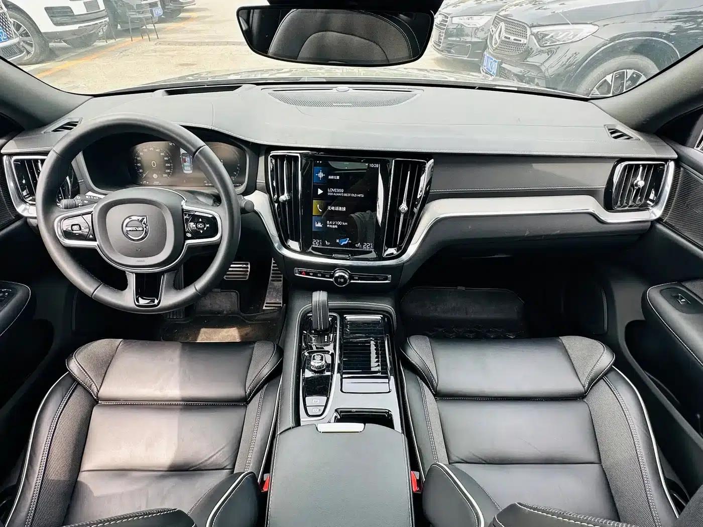 2021 Volvo XC60 Plug-in Hybrid T8 E-Drive Hybrid Smart Sport Edition — миниатюра 18